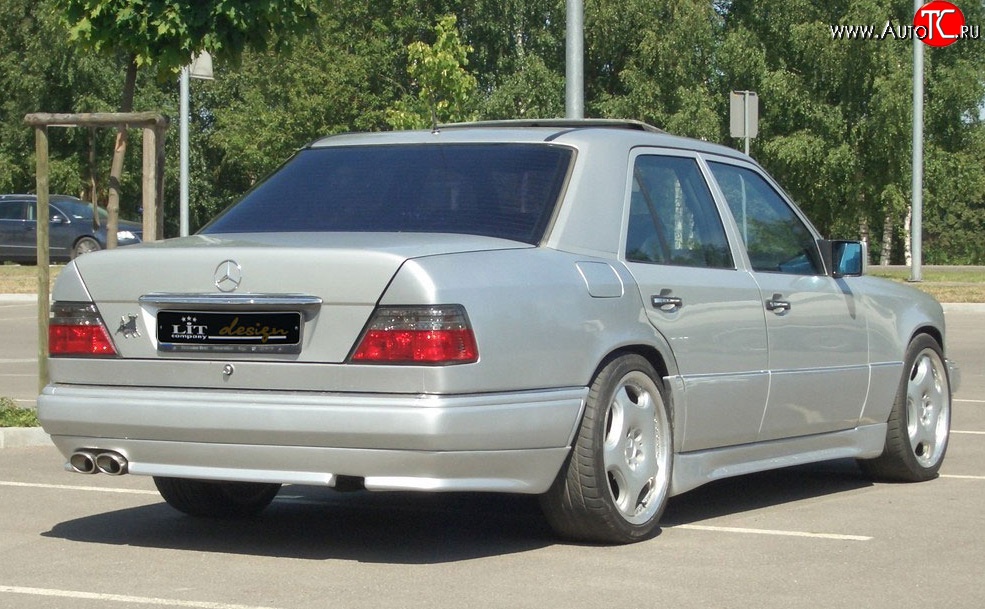 4 299 р. Накладка заднего бампера GT Dynamics Mercedes-Benz E-Class W124 седан дорестайлинг (1984-1993) (Неокрашенная)  с доставкой в г. Тамбов