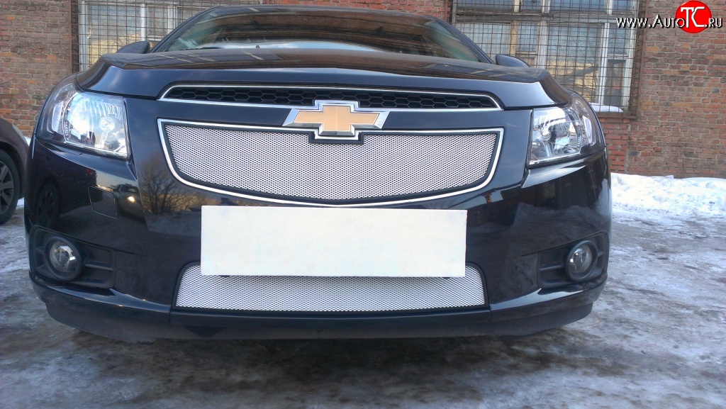 1 559 р. Нижняя сетка на бампер Russtal (хром) Chevrolet Cruze J300 седан дорестайлинг (2009-2012)  с доставкой в г. Тамбов