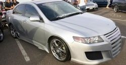 Передний бампер EVO Honda Accord CL седан дорестайлинг (2002-2005)