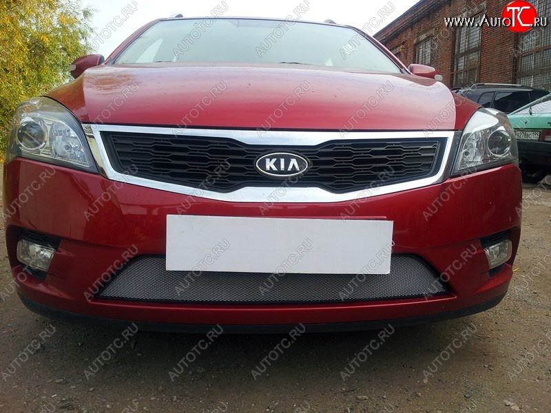 1 539 р. Защитная сетка на бампер Russtal (хром) KIA Ceed 1 ED рестайлинг, хэтчбэк 5 дв. (2010-2012)  с доставкой в г. Тамбов