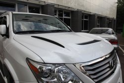 Пластиковый капот PHANTOM Lexus LX570 J200 дорестайлинг (2007-2012)