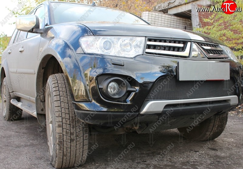 1 469 р. Защитная сетка на бампер (рестайлинг) Russtal (черная) Mitsubishi L200 5 KK,KL дорестайлинг (2015-2019)  с доставкой в г. Тамбов