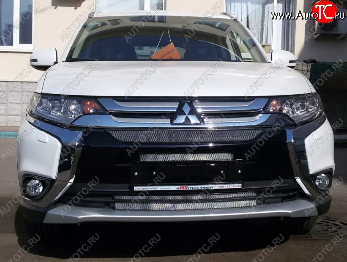 3 479 р. Защитная решётка в воздуховод автомобиля Russtal (хром) Mitsubishi Outlander GF 2-ой рестайлинг (2015-2018)  с доставкой в г. Тамбов