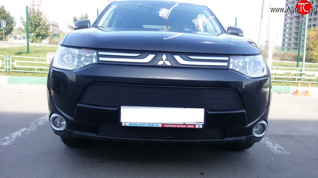 3 999 р. Сетка на бампер (рестайлинг) Russtal (черная)  Mitsubishi Outlander  GF (2012-2014) дорестайлинг  с доставкой в г. Тамбов