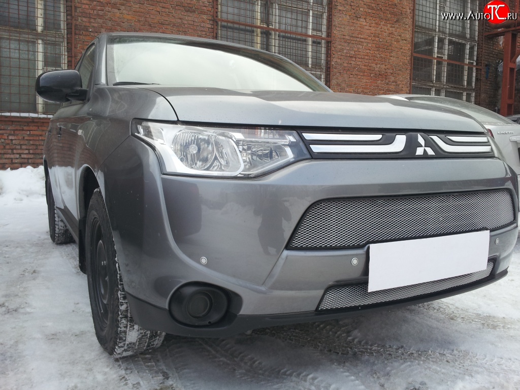 2 599 р. Сетка на бампер (рестайлинг) Russtal (хром) Mitsubishi Outlander GF дорестайлинг (2012-2014)  с доставкой в г. Тамбов