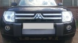 Защитная решётка в воздуховод автомобиля Russtal (хром) Mitsubishi Pajero 4 V90 дорестайлинг (2006-2011)