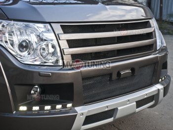 8 199 р. Решётка радиатора BROOMER Design  Mitsubishi Pajero ( 4 V90,  4 V80) (2006-2015) дорестайлинг, дорестайлинг, 1-ый рестайлинг, 3 дв. 1-ый рестайлинг (Неокрашенная)  с доставкой в г. Тамбов. Увеличить фотографию 1