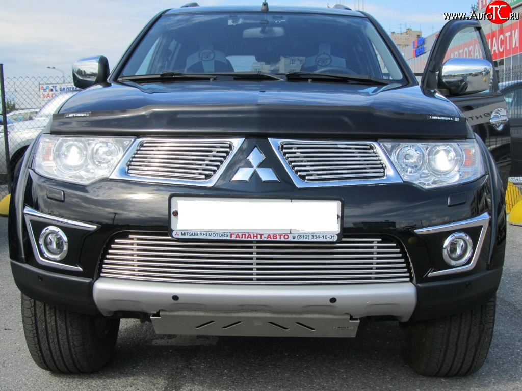 6 399 р. Декоративная вставка воздухозаборника Berkut Mitsubishi Pajero Sport PB дорестайлинг (2008-2013)  с доставкой в г. Тамбов