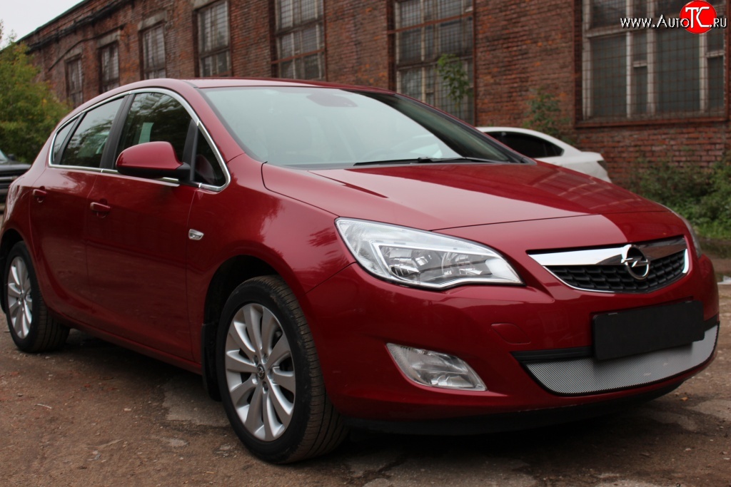 1 539 р. Сетка на бампер Russtal (хром) Opel Astra J хэтчбек 5 дв. дорестайлинг (2009-2012)  с доставкой в г. Тамбов