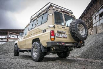 100 649 р. Бампер РИФ силовой задний Toyota Land Cruiser 78 2007+ с квадратом под фаркоп, калиткой и фонарями РИФ rif078-21125  с доставкой в г. Тамбов. Увеличить фотографию 2