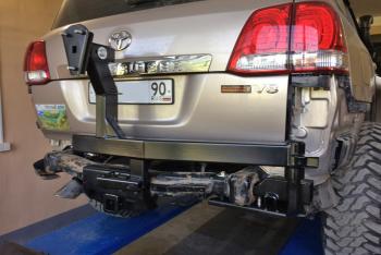93 329 р. Калитка РИФ с фаркопом в штатный задний бампер Toyota Land Cruiser 200 2008-2015 под штатное колесо, с подсветкой номера РИФ rif200-80001  с доставкой в г. Тамбов. Увеличить фотографию 6