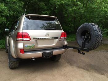 93 329 р. Калитка РИФ с фаркопом в штатный задний бампер Toyota Land Cruiser 200 2008-2015 под штатное колесо, с подсветкой номера РИФ rif200-80001  с доставкой в г. Тамбов. Увеличить фотографию 3