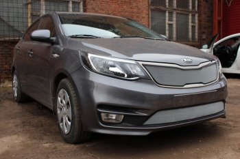 3 299 р. Защитная сетка в бампер (низ, ячейка 3х7 мм) Alfeco Стандарт KIA Rio 3 QB рестайлинг седан (2015-2017) (Хром)  с доставкой в г. Тамбов. Увеличить фотографию 2