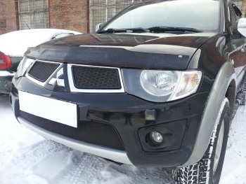 3 099 р. Защитная сетка в бампер (низ, ячейка 3х7 мм) Alfeco Стандарт Mitsubishi L200 4  дорестайлинг (2006-2014) (Чёрная)  с доставкой в г. Тамбов. Увеличить фотографию 2