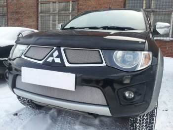 3 279 р. Защитная сетка в бампер (низ, ячейка 3х7 мм) Alfeco Стандарт  Mitsubishi L200  4 - Pajero Sport  PB (Хром)  с доставкой в г. Тамбов. Увеличить фотографию 2