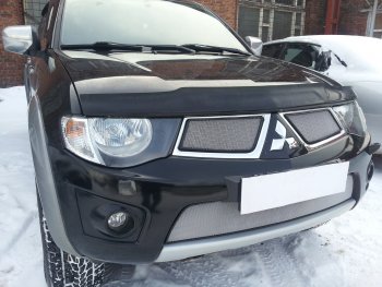 3 279 р. Защитная сетка в бампер (низ, ячейка 3х7 мм) Alfeco Стандарт  Mitsubishi L200  4 - Pajero Sport  PB (Хром)  с доставкой в г. Тамбов. Увеличить фотографию 3