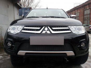 3 399 р. Защитная сетка в бампер (низ, ячейка 3х7 мм) Alfeco Стандарт Mitsubishi L200 4  рестайлинг (2013-2016) (Чёрная)  с доставкой в г. Тамбов. Увеличить фотографию 4