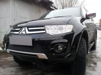 3 399 р. Защитная сетка в бампер (низ, ячейка 3х7 мм) Alfeco Стандарт Mitsubishi L200 4  рестайлинг (2013-2016) (Чёрная)  с доставкой в г. Тамбов. Увеличить фотографию 3