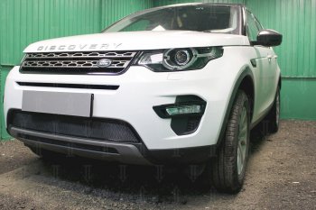 4 499 р. Защитная сетка в бампер (низ, ячейка 4х10 мм) Alfeco Премиум Land Rover Discovery Sport L550 дорестайлинг (2014-2019) (Чёрная)  с доставкой в г. Тамбов. Увеличить фотографию 2