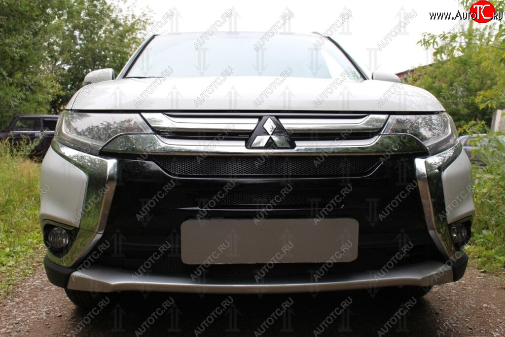 10 399 р. Защитная сетка в бампер (3 части, ячейка 4х10 мм) Alfeco Премиум Mitsubishi Outlander GF 2-ой рестайлинг (2015-2018) (Чёрная)  с доставкой в г. Тамбов