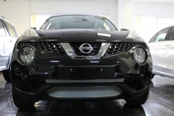 4 199 р. Защитная сетка в бампер (низ, ячейка 3х7 мм) Стрелка11 Стандарт Nissan Juke 1 YF15 рестайлинг (2014-2020) (Хром)  с доставкой в г. Тамбов. Увеличить фотографию 1