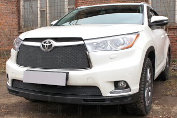 3 999 р. Защитная сетка в бампер (низ, ячейка 4х10 мм) Стрелка11 Премиум Toyota Highlander XU50 дорестайлинг (2013-2017) (Чёрная)  с доставкой в г. Тамбов. Увеличить фотографию 2