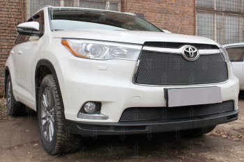 3 999 р. Защитная сетка в бампер (низ, ячейка 4х10 мм) Стрелка11 Премиум Toyota Highlander XU50 дорестайлинг (2013-2017) (Чёрная)  с доставкой в г. Тамбов. Увеличить фотографию 3