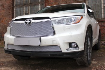 4 199 р. Защитная сетка в бампер (низ, ячейка 4х10 мм) Стрелка11 Премиум Toyota Highlander XU50 дорестайлинг (2013-2017) (Хром)  с доставкой в г. Тамбов. Увеличить фотографию 3