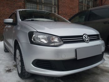 4 199 р. Защитная сетка в бампер (низ, ячейка 4х10 мм) Стрелка11 Премиум Volkswagen Polo 5 седан дорестайлинг (2009-2015) (Чёрная)  с доставкой в г. Тамбов. Увеличить фотографию 2