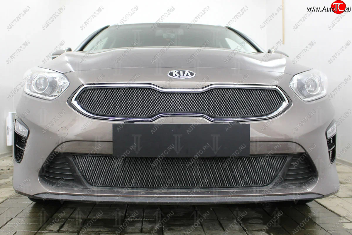 3 099 р. Защитная сетка в бампер (низ, ячейка 3х7 мм) Alfeco Стандарт KIA Ceed 3 CD универсал (2018-2024) (Чёрная)  с доставкой в г. Тамбов