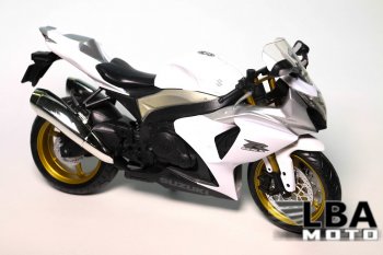 Модель мотоцикла Suzuki GSX-R1000 09-16 Белого цвета масштаб 112  пм-00000852