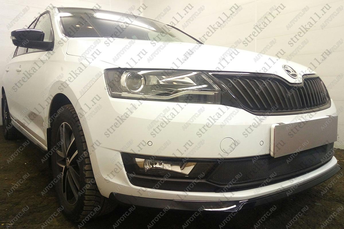 4 599 р. Защита радиатора (2 части) Стрелка11 Стандарт  Skoda Rapid ( NH1,  NH3) (2015-2020) хэтчбэк рестайлинг, рестайлинг лифтбэк (черная)  с доставкой в г. Тамбов