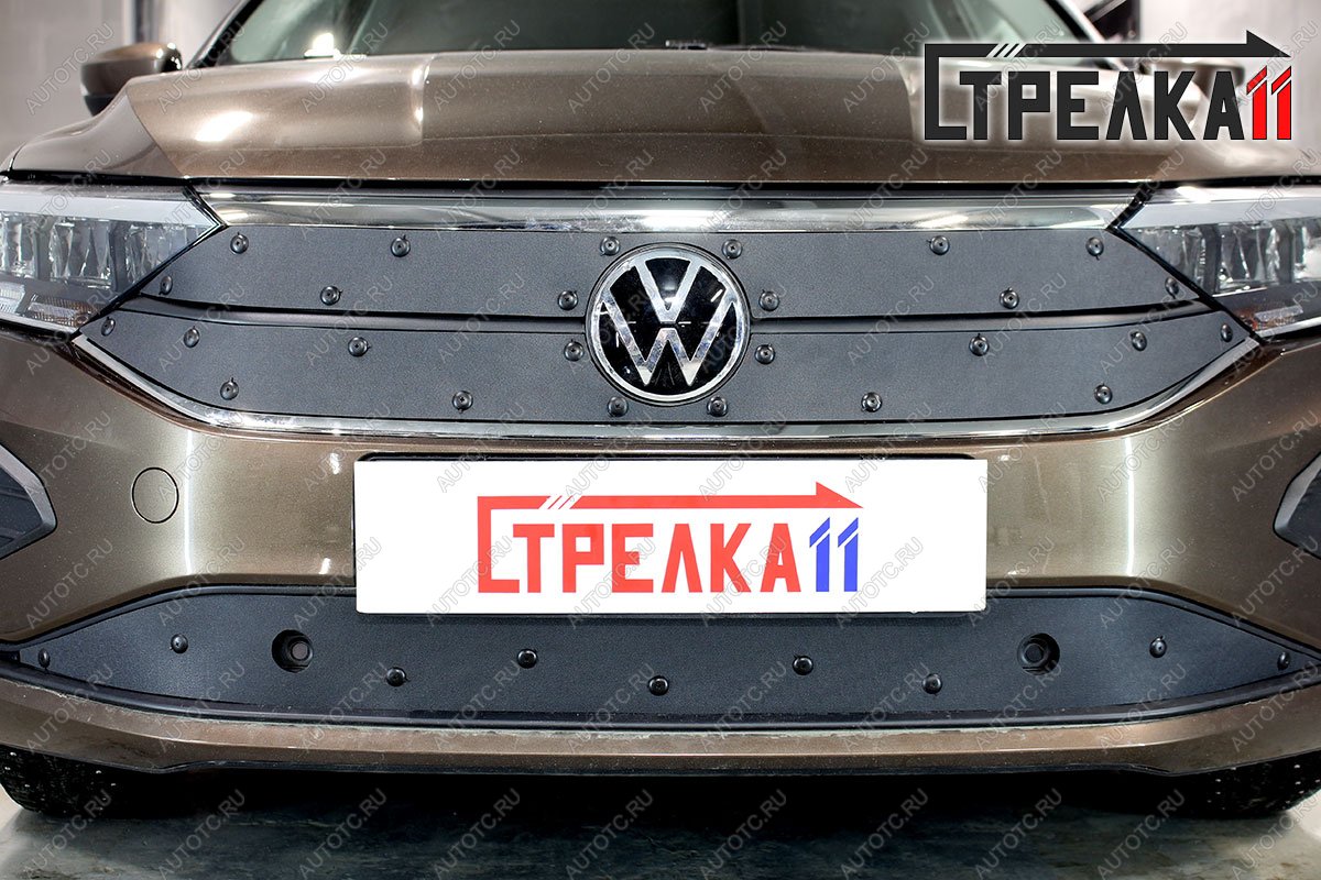 1 199 р. Зимняя заглушка решетки радиатора (4 части верх) Стрелка11  Volkswagen Polo  Mk6 (2020-2022) лифтбек (черная)  с доставкой в г. Тамбов