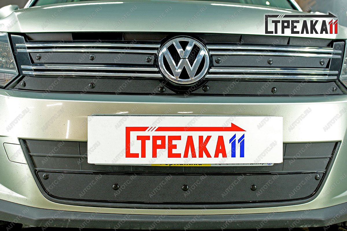 799 р. Зимняя заглушка решетки радиатора (низ) Стрелка11  Volkswagen Tiguan  NF (2011-2017) рестайлинг (черная)  с доставкой в г. Тамбов