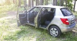 1 499 р. Накладки на порожки автомобиля RA (комплект 4 шт.)  Skoda Fabia  Mk2 (2007-2010) универсал дорестайлинг, хэтчбэк дорестайлинг  с доставкой в г. Тамбов. Увеличить фотографию 2