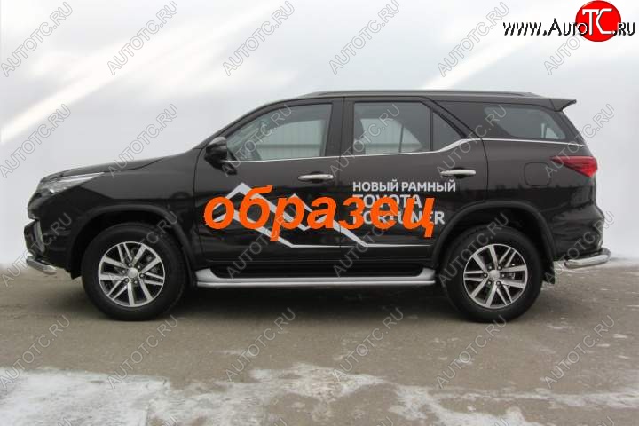 9 699 р. Защита порогов (Ø42 мм, окрашенная) Slitkoff Toyota Fortuner AN160 дорестайлинг (2015-2020) (Цвет: серебристый)  с доставкой в г. Тамбов