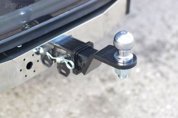 17 149 р. Фаркоп Petroil Tuning (съемный квадрат)  Toyota Fortuner  AN160 (2015-2025) дорестайлинг, рестайлинг (с нержавеющей накладкой)  с доставкой в г. Тамбов. Увеличить фотографию 2