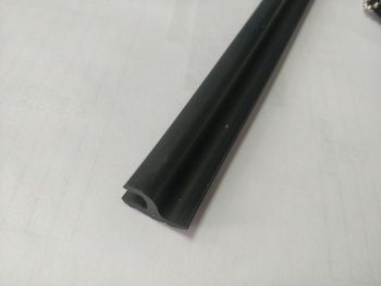 299 р. Универсальный уплотнитель FlexLine (16 mm U-LIP с хром полосой, 1 погонный метр) Honda Civic FK,FN хэтчбэк 5 дв. дорестайлинг (2005-2008)  с доставкой в г. Тамбов. Увеличить фотографию 3