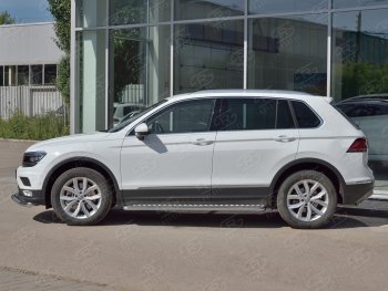 20 749 р. Пороги Russtal труба d42 с листом (v1)  Volkswagen Tiguan  Mk2 (2016-2020) дорестайлинг  с доставкой в г. Тамбов. Увеличить фотографию 1