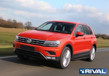 9 499 р. Порожки для ног Rival Volkswagen Tiguan Mk2 дорестайлинг (2016-2020) (Чёрные)  с доставкой в г. Тамбов. Увеличить фотографию 3